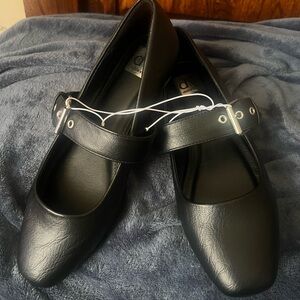 DV by Dolce Vita Black Flats